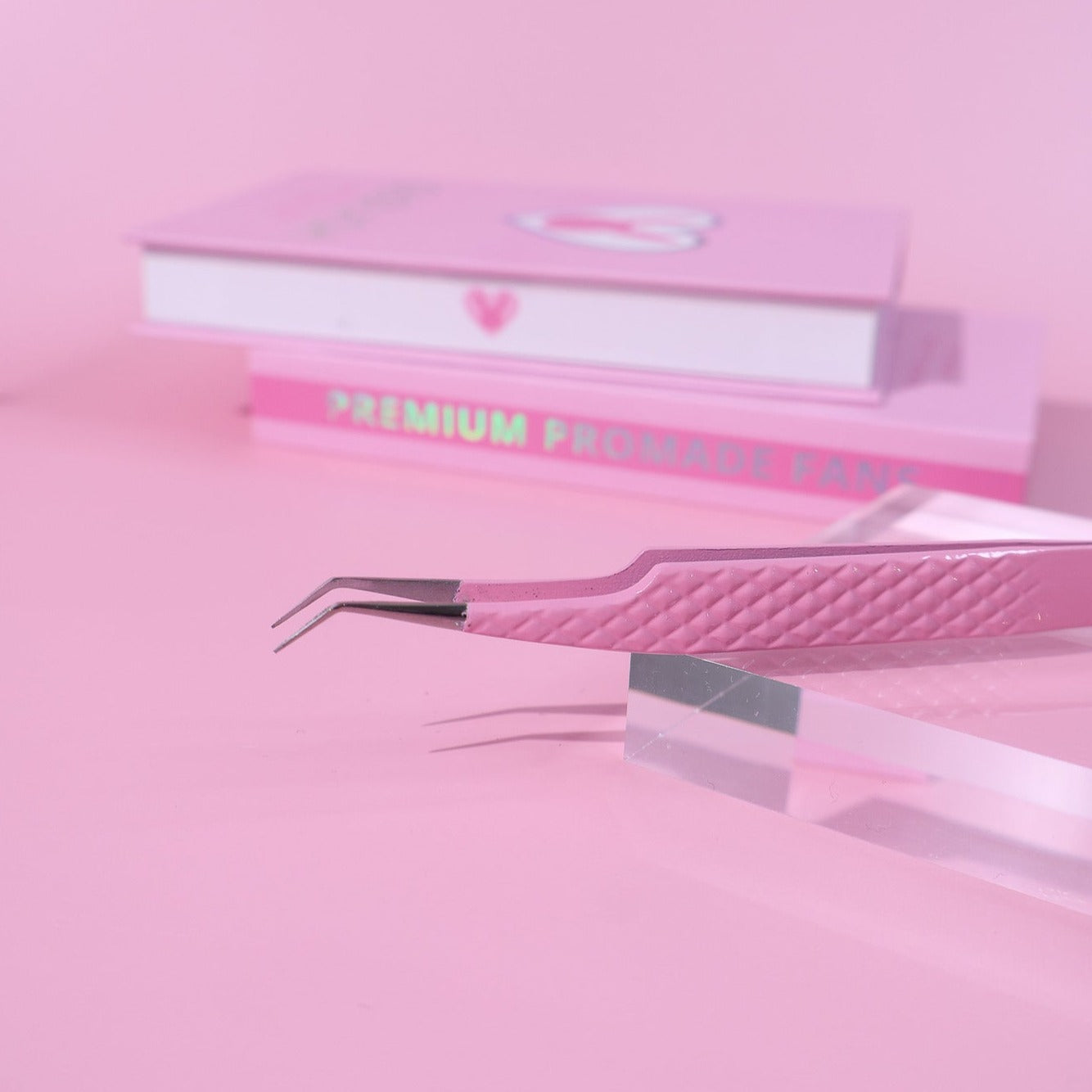 45 Degree Tweezer x Hello Kitty