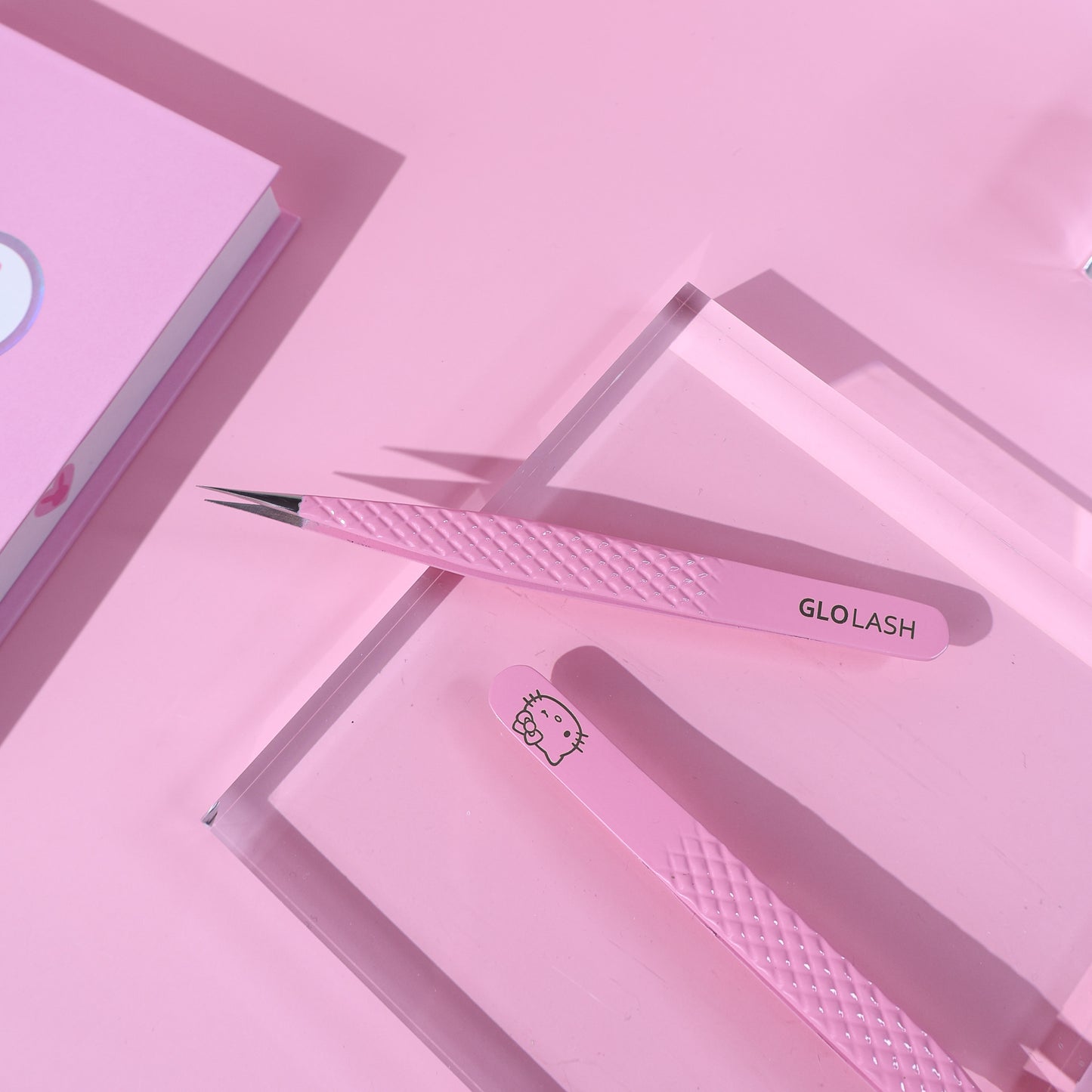 Straight Isolation Tweezer x Hello Kitty