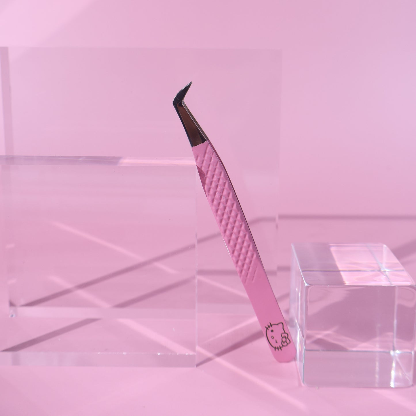 Bombshell Volume Tweezer x Hello Kitty